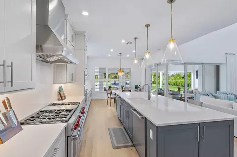 Kitchen - 20065 SE Bridgewater Dr, Jupiter, FL 33458 photo 4 of 6