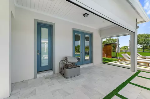 Exterior - 20065 SE Bridgewater Dr, Jupiter, FL 33458 photo 8 of 30