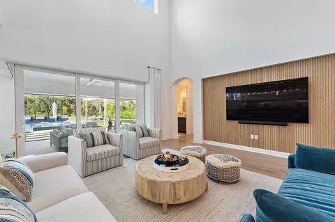 Living - 20065 SE Bridgewater Dr, Jupiter, FL 33458 photo 2 of 3