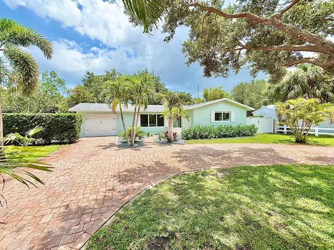 421 SEdgewood Dr, Stuart, FL 34996