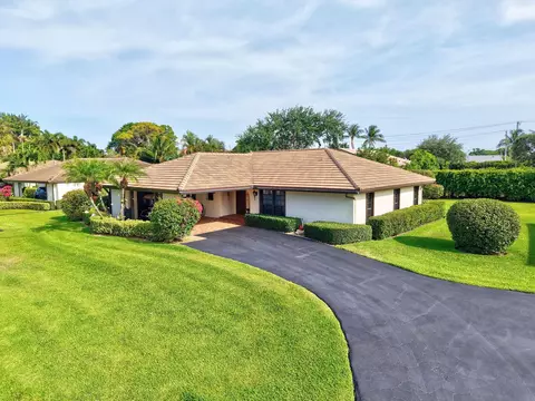 438 Pine Villa Dr, Atlantis, FL 33462