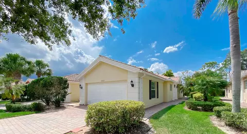 10453 SW Stratton Dr, Port Saint Lucie, FL 34987