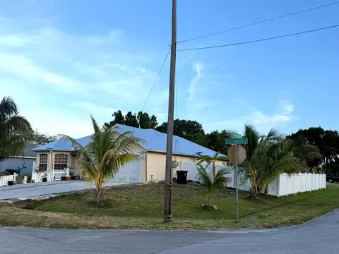 126 SW Glenwood Dr, Port Saint Lucie, FL 34984