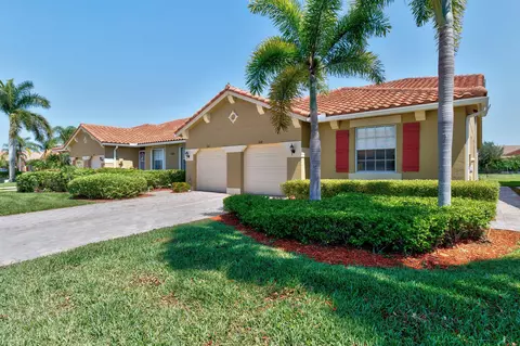 6380 Oxford Cir #104D, Vero Beach, FL 32966