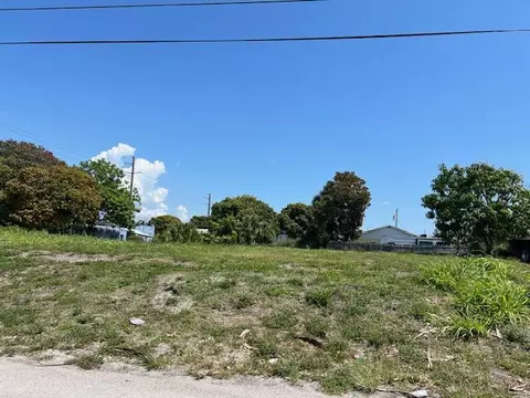 172 W 16th St, Riviera Beach, FL 33404