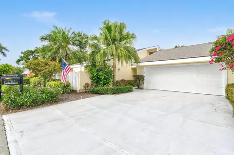 17187 Bay St, Jupiter, FL 33477