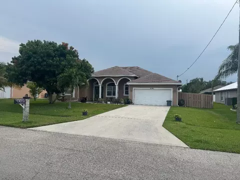 5760 NW Cleburn Dr, Port Saint Lucie, FL 34986