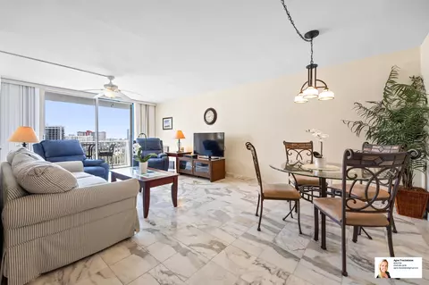 137 Golden Isles Dr #804, Hallandale Beach, FL 33009