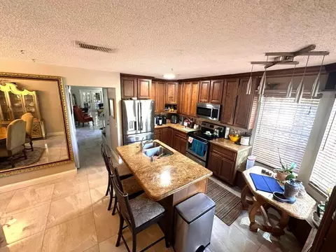 5473 E Berry Blossom E, West Palm Beach, FL 33415