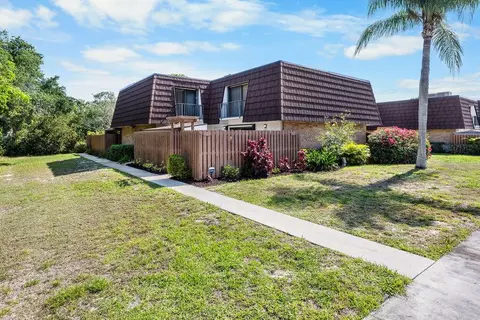 5642 SE Riverboat Dr #A5-120, Stuart, FL 34997