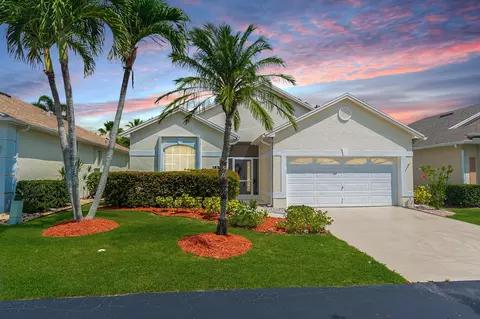 590 NW Cortina Ln, Port Saint Lucie, FL 34986
