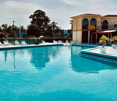 3590 Via Poinciana #303, Lake Worth, FL 33467