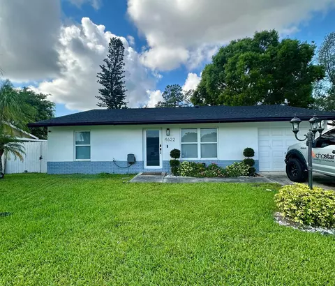 4622 Vespasian Ct, Lake Worth, FL 33463