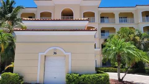 36 Harbour Isle W #105, Fort Pierce, FL 34949