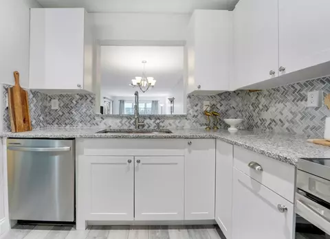 5890 Sugar Palm Ct #E, Delray Beach, FL 33484