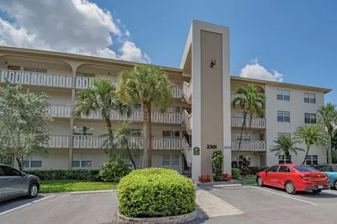 2301 Lucaya Ln #M3, Coconut Creek, FL 33066