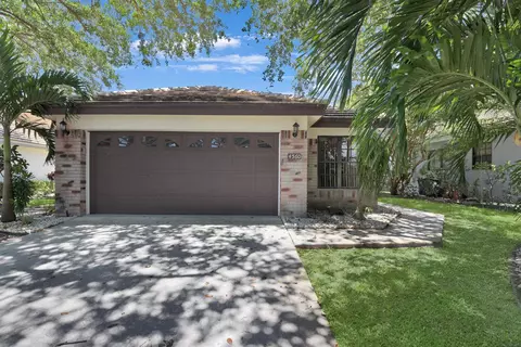 4560 Sherwood Forest Dr, Delray Beach, FL 33445