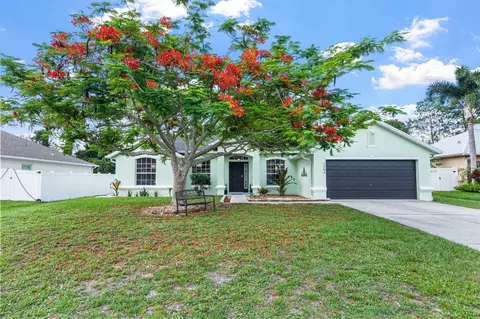 1262 SW Hunnicut Ave, Port Saint Lucie, FL 34953