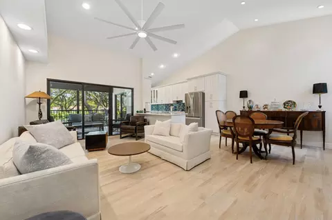 17340 Boca Clb #702, Boca Raton, FL 33487