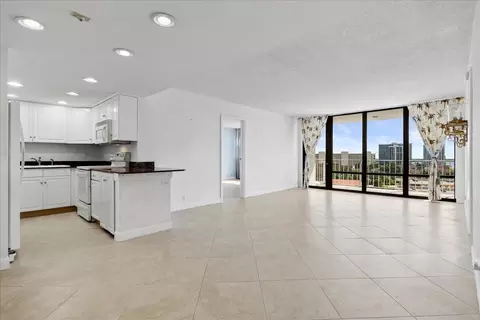 336 Golfview #1009, North Palm Beach, FL 33408
