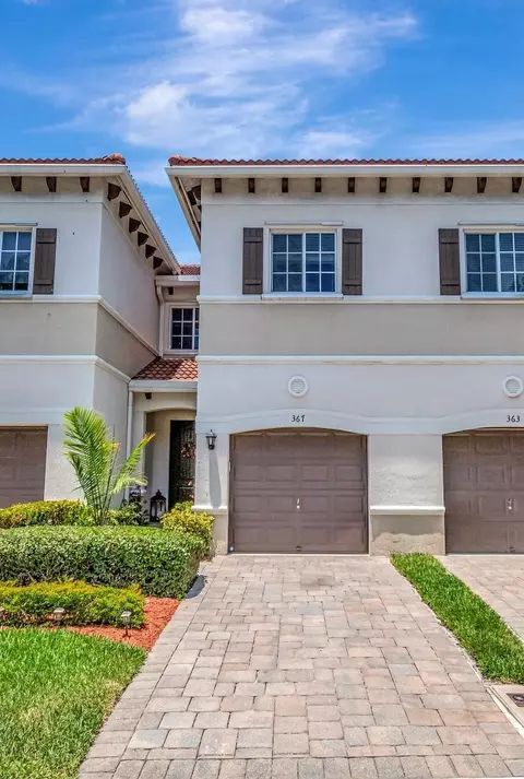 367 SE 1st Way, Deerfield Beach, FL 33441