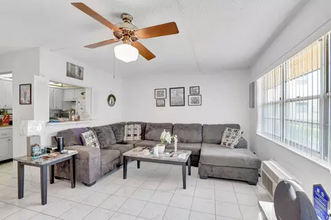 210 Chatham K, West Palm Beach, FL 33417