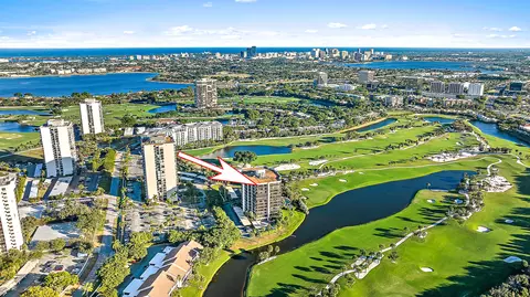 2427 Presidential Way #PH1, West Palm Beach, FL 33401