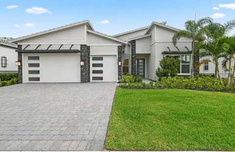 10742 Stellar Cir #STE LLAR 11, Palm Beach Gardens, FL 33412