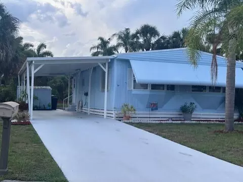 10 Arboles Ln, Port Saint Lucie, FL 34952