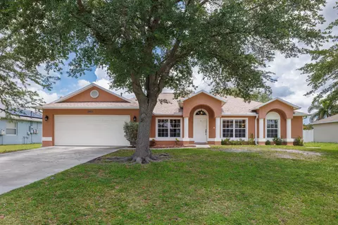 2401 SW Santana Ave, Port Saint Lucie, FL 34953