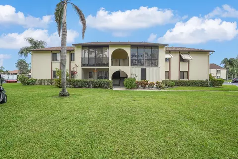 331 Knotty Pine Cir #C-1, Greenacres, FL 33463
