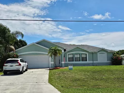 389 SE Whitmore Dr, Port Saint Lucie, FL 34984