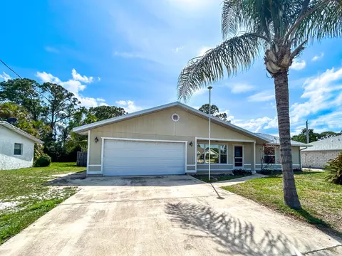1712 SW Airoso Blvd, Port Saint Lucie, FL 34984