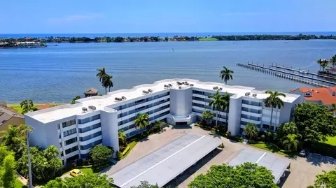 8200 Lakeshore Dr #506, Hypoluxo, FL 33462