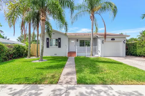 305 Vanderbilt Dr, Lake Worth Beach, FL 33460