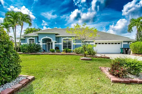 2608 SW River Shore Dr, Port Saint Lucie, FL 34984