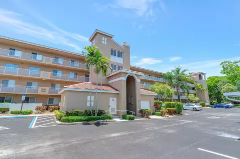 5746 Crystal Shores Dr #206, Boynton Beach, FL 33437
