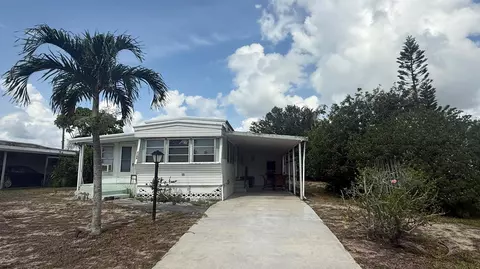 7690 SEagle Ave, Hobe Sound, FL 33455