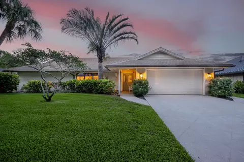 18402 Lake Bend Dr, Jupiter, FL 33458