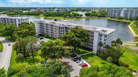 2751 N Palm Aire #304, Pompano Beach, FL 33069