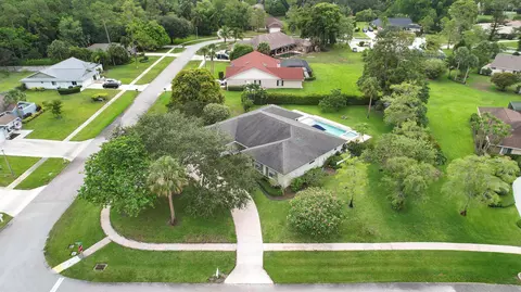 148 Scarborough Ter, Wellington, FL 33414