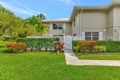2895 SW Lakemont Pl, Palm City, FL 34990