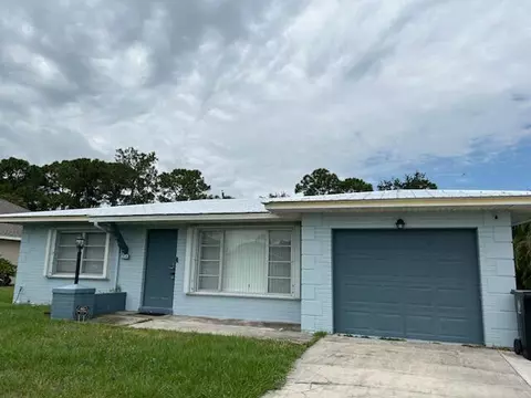 854 SE Preston Ln, Port Saint Lucie, FL 34983
