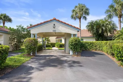 2252 Las Casitas Dr, Wellington, FL 33414