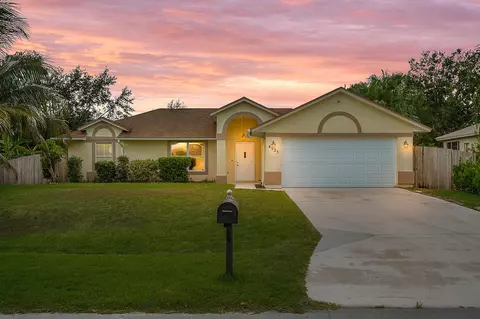 4525 NW Glazbrook St, Port Saint Lucie, FL 34983