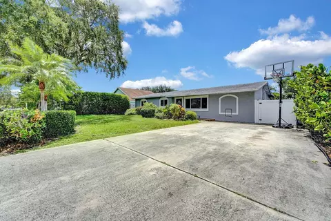 1260 SW 17th St, Boca Raton, FL 33486