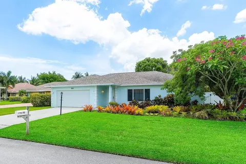 1858 Bartlett Ct, Lake Clarke Shores, FL 33406