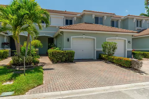 2142 Oakmont Dr, Riviera Beach, FL 33404