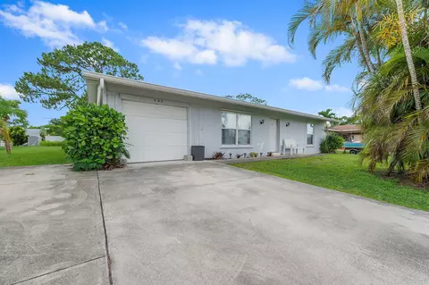 590 SE Anchor Ln, Port Saint Lucie, FL 34983