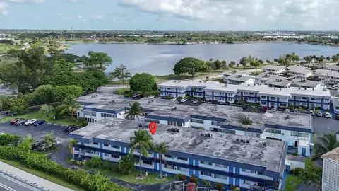 2480 Lake Osborne Dr #104, Lake Worth Beach, FL 33461